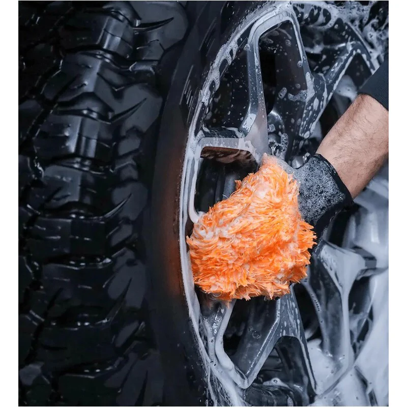 CarPro FingerPrint Ultra Soft Wheel Wash Mitt - Image 2