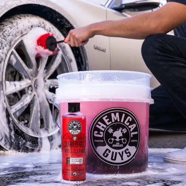 Chemical Guys Heavy Duty Ultra Clear Detailing Bucket (4.25 Gal) - Image 6