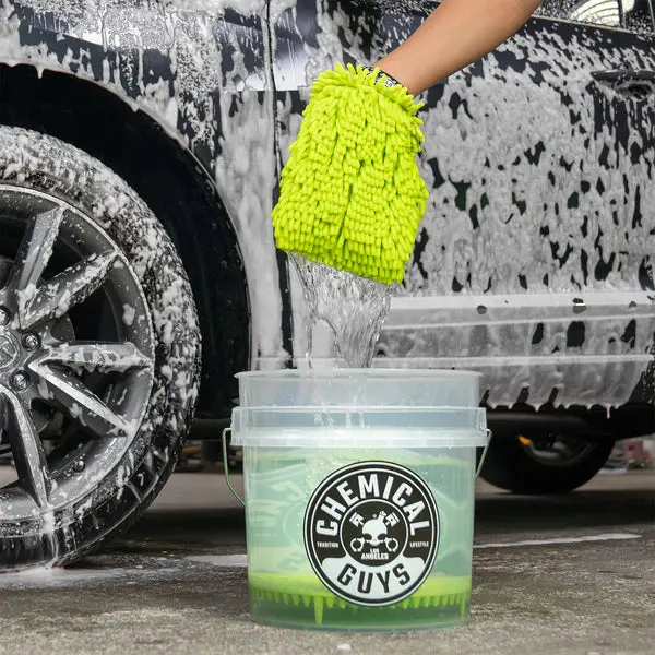 Chemical Guys Heavy Duty Ultra Clear Detailing Bucket (4.25 Gal) - Image 7