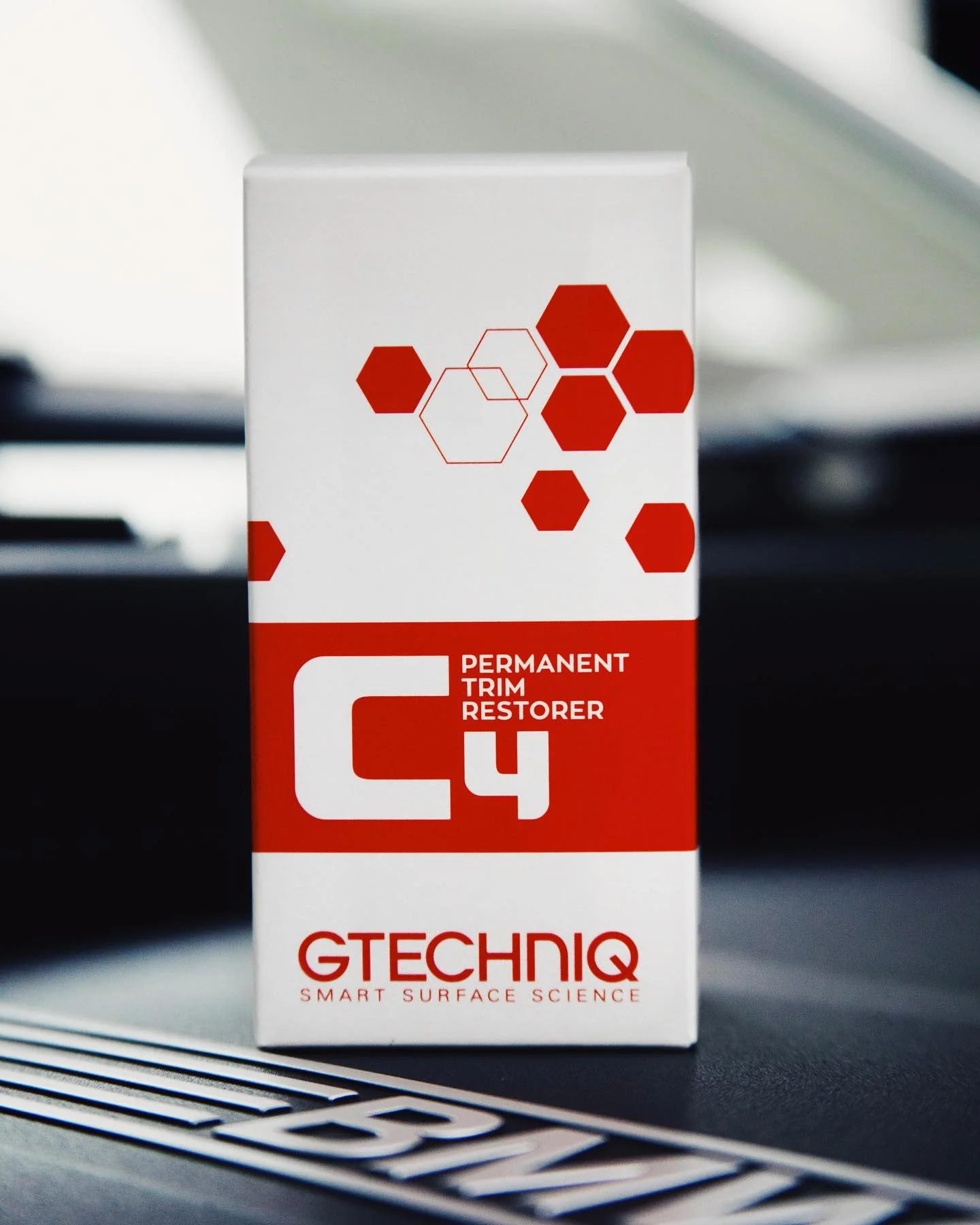 Gtechniq C4 Permanent Trim Restorer - Image 4